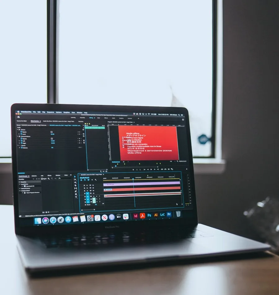 Pantalla real de Adobe Premiere Pro, parte del catálogo que comercializamos